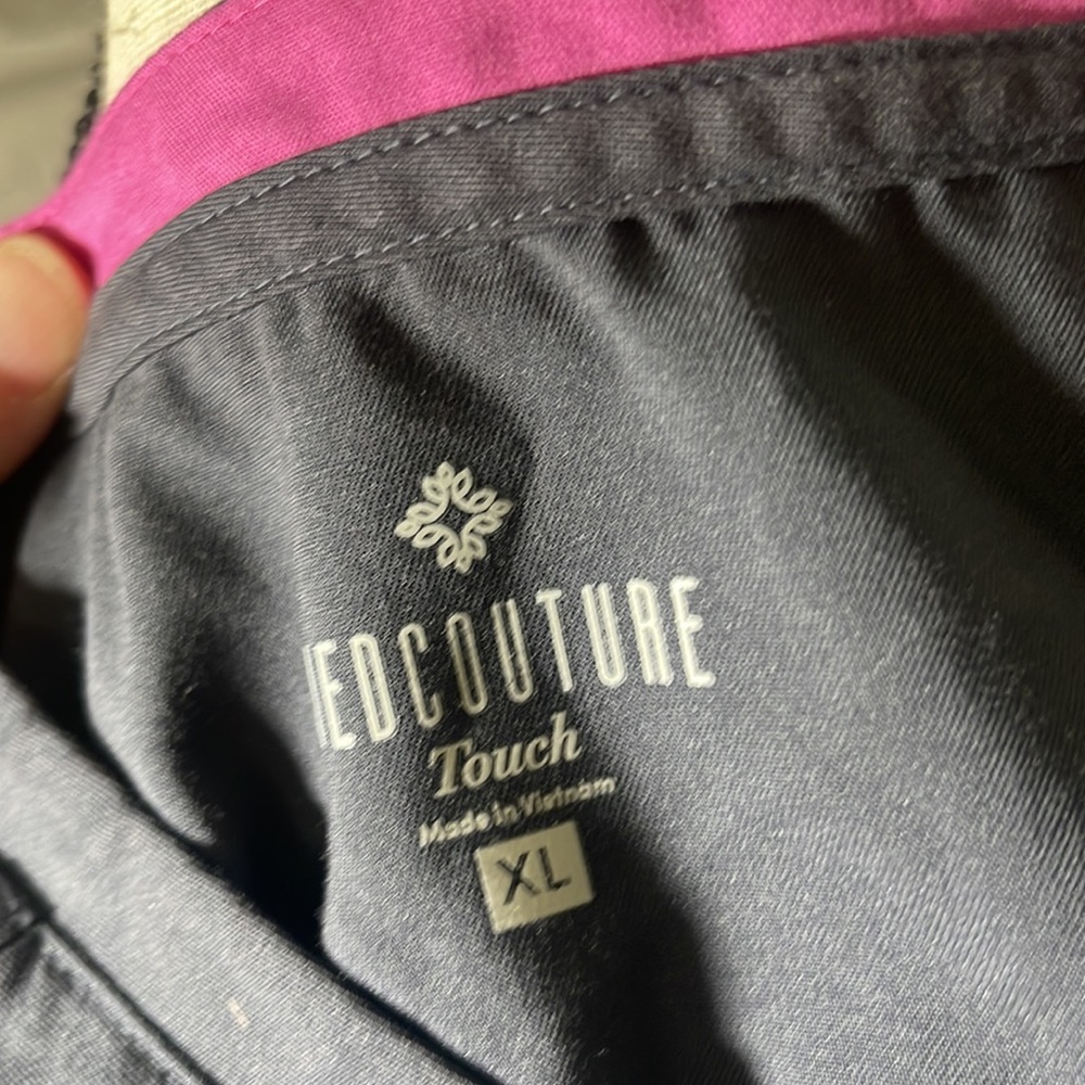 Med couture scrub top 1 minor flaw - Picture 7 of 12